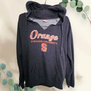 SYRACUSE University juniors L